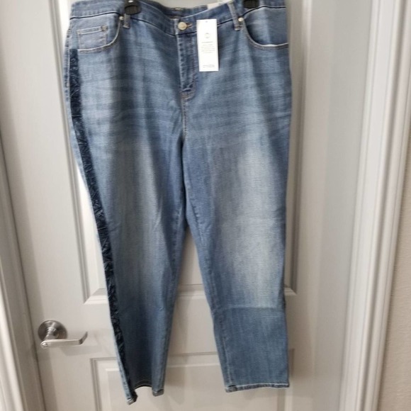 CHICO'S SLIMMING VELVET GIRLFRIEND jeans plus size 20 new - Picture 3 of 7